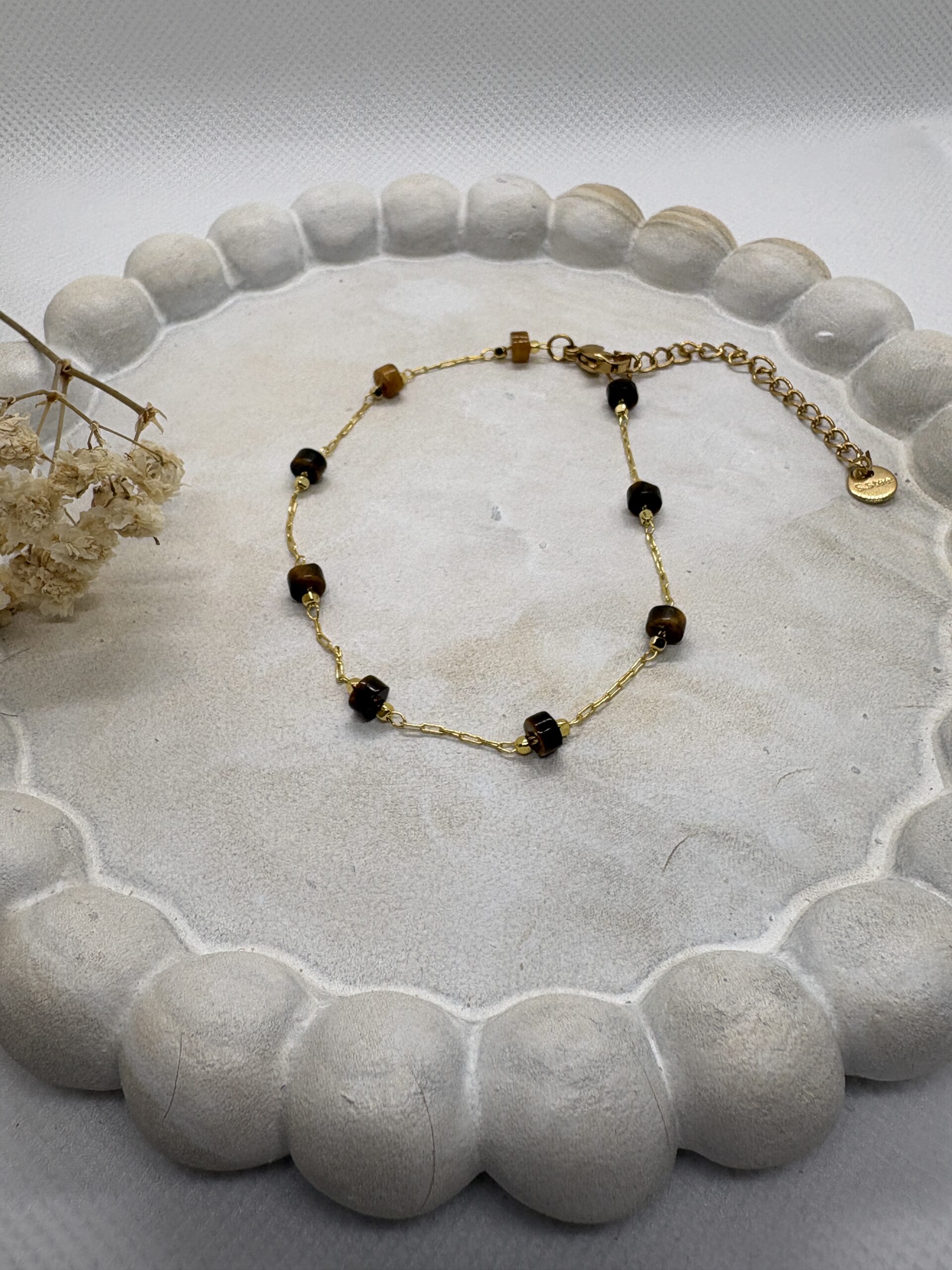 Pulsera Dorada con Piedras Marrones