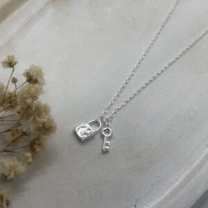 Cadena con Candado y Llave Plata