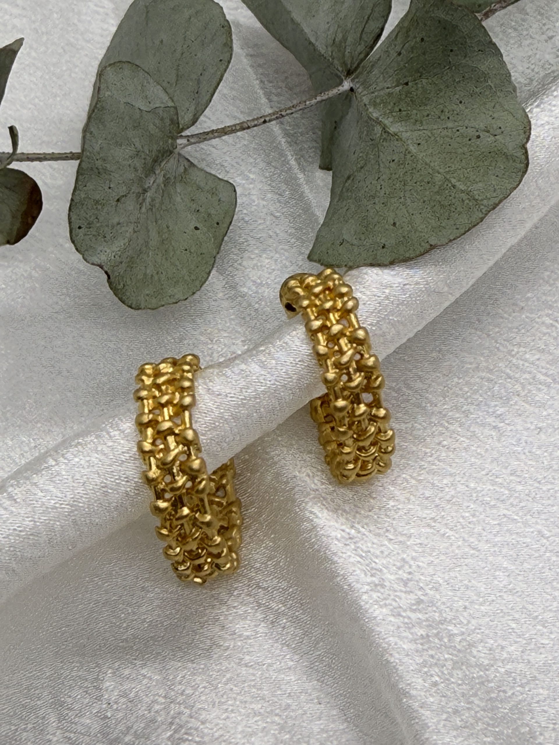 Pendientes Ovalados Perla Dorados